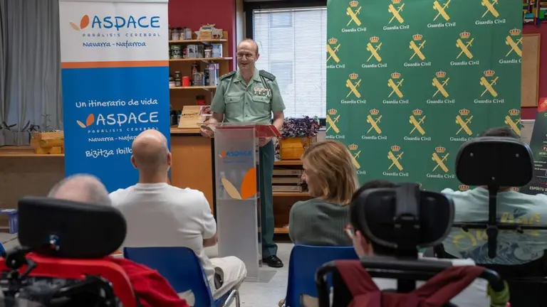 Jos&eacute; Miguel Barbero, coronel jefe de la Guardia Civil en Navarra, en la presentaci&oacute;n de la carrera