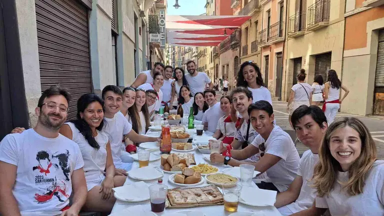 Almuerzos del d&iacute;a del Chupinazo de San Ferm&iacute;n 2026. JOS&Eacute; MIGUEL MONTES