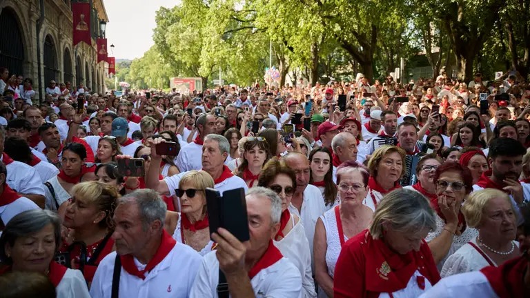 San Ferm&iacute;n recorre las calles de Pamplona en honor a sus fiestas durante 2026. PABLO LASAOSA