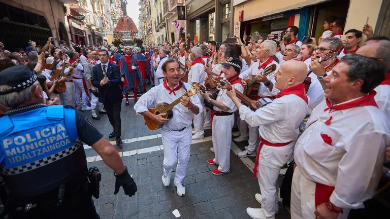 Procesi&oacute;n de San Ferm&iacute;n 2026 por las calles de Pamplona. I&Ntilde;IGO ALZUGARAY