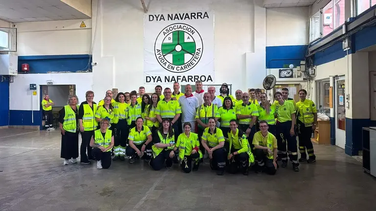 Fotograf&iacute;a de familia de los voluntarios de DYA Navarra. DYA NAVARRA