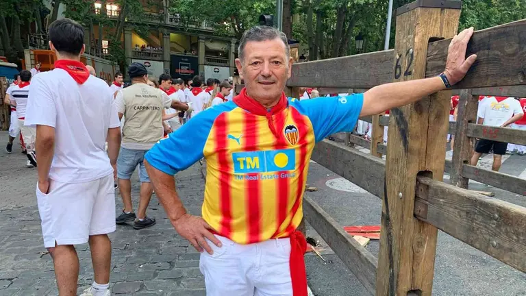 Leonardo Beltr&aacute;n en el tramo de la bajada al callej&oacute;n de la plaza. Navarra.com