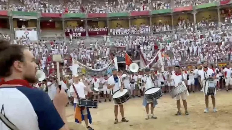 Salida de las pe&ntilde;as en San Ferm&iacute;n 2026. NAVARRA.COM