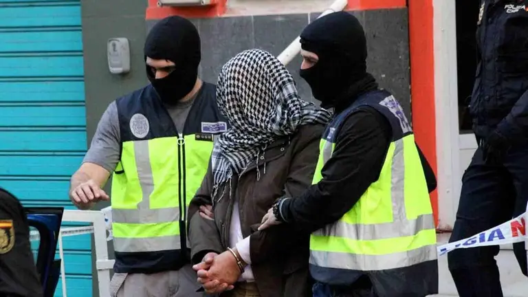 Agentes de Polic&iacute;a Nacional en una actuaci&oacute;n en Pamplona.
