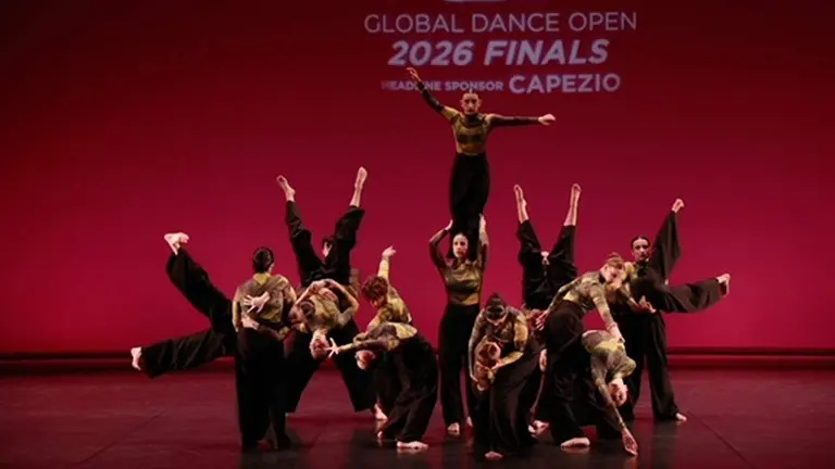 Momento de la actuaci&oacute;n de la escuela de danza. BELARTS