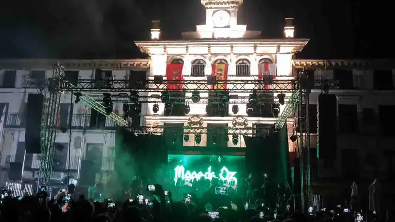 La polic&iacute;a interviene en Tudela ante un hombre que intentaba reventar el concierto de Mago de Oz.