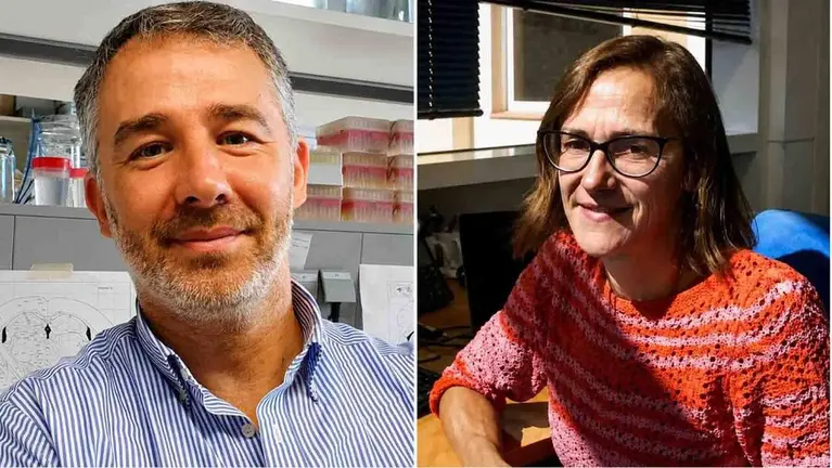 Miguel L&oacute;pez, doctor en Biolog&iacute;a, catedr&aacute;tico de la Universidade de Santiago de Compostela y director del grupo NeurObesity y Eva Gonz&aacute;lez en su despacho del Centro Nacional de Investigaciones Oncol&oacute;gicas (CNIO).