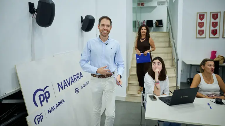 El secretario general del Partido Popular de Navarra, Sergio Sayas , ofrece una rueda de prensa sobre informaciones conocidas en relaci&oacute;n con las empresas chinas vinculadas al expresidente Jos&eacute; Luis Rodr&iacute;guez Zapatero y las relaciones mantenidas por el Gobierno de Navarra con dichas compa&ntilde;&iacute;as. PABLO LASAOSA