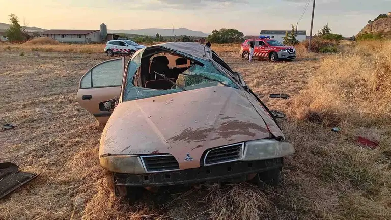 Herida grave una joven de 26 a&ntilde;os tras volcar varias veces con su veh&iacute;culo en la NA-122, en Ler&iacute;n.