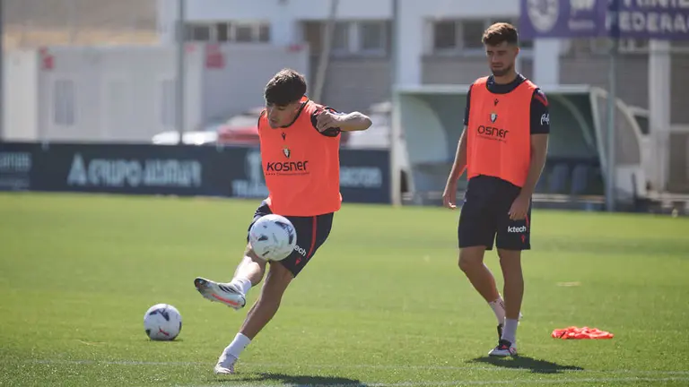 Osasuna entrena en las instalaciones de Tajonar durante la pre temporada 2026. PABLO LASAOSA