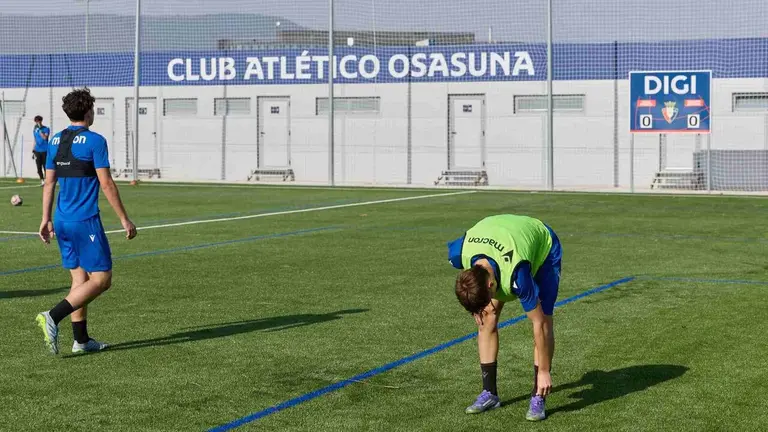 Nuevos campos, con vestuario y grada en las instalaciones deportivas de Tajonar. OSASUNA