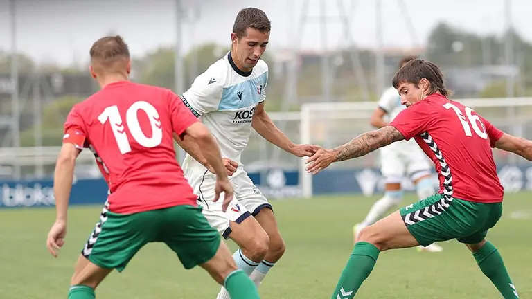 Partido entre Osasuna y el Arenas Club. C.A. OSASUNA
