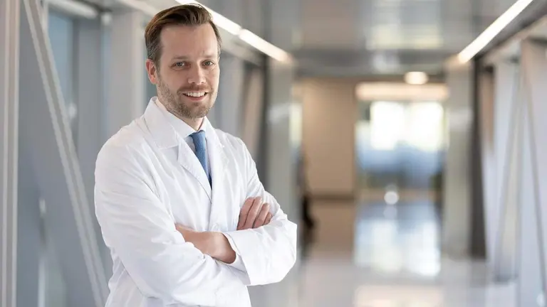 El Dr. Gabriel Schlager, especialista en Dermatolog&iacute;a de la Cl&iacute;nica Universidad de Navarra.  CL&Iacute;NICA UNIVERSIDAD DE NAVARRA