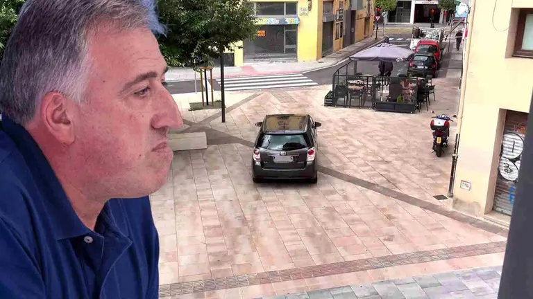 Fotomontaje de Asir&oacute;n sobre la imagen de un coche cazado en la Milagrosa por una c&aacute;mara de control de la zona de acceso restringido.