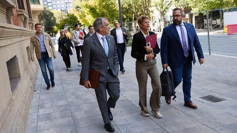Comisi&oacute;n de R&eacute;gimen Foral del Parlamento de Navarra. Comparecencia para que la presidenta del Gobierno de Navarra, Mar&iacute;a Chivite, para informar sobre las obras de los t&uacute;neles de Belate y la situaci&oacute;n a d&iacute;a de hoy. NAVARRA.COM