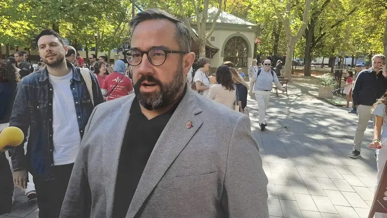 Declaraciones de Javier Rem&iacute;rez en el bosquecillo de Pamplona. EUROPA PRESS