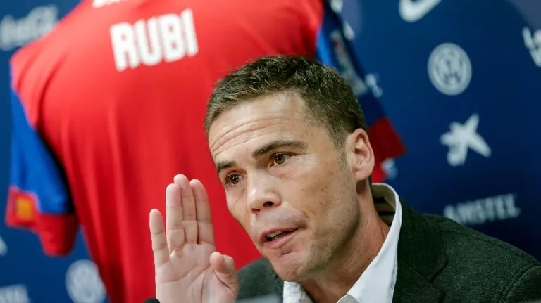 Rubi es el entrenador de la UD Almería. EFE.