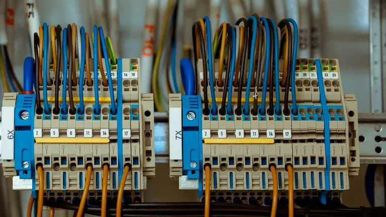 Suministro de electricidad. ARCHIVO