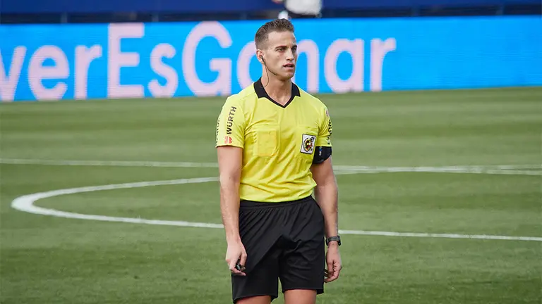 Javier Alberola Rojas en el partido Osasuna - Leganes en El Sadar. Eduardo Sanz /  AFP7 /  Europa Press.