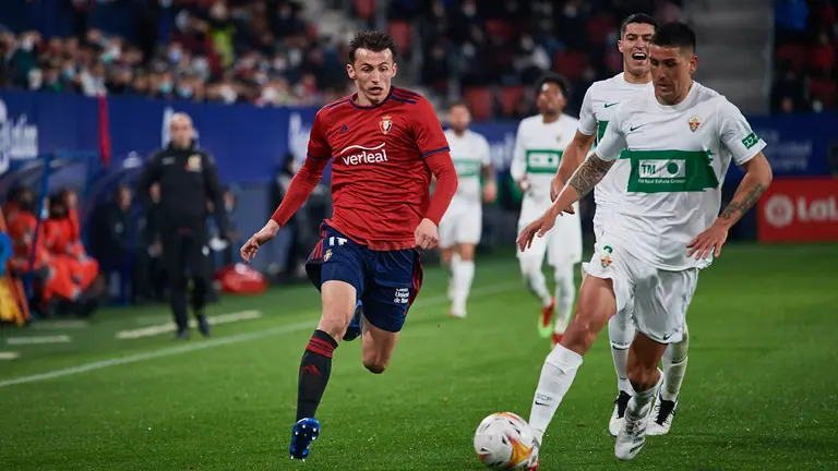 Partido entre Osasuna y Elche correspondiente a la jornada número 15 disputado en el estadio de El Sadar de Pamplona. MIGUEL OSÉS