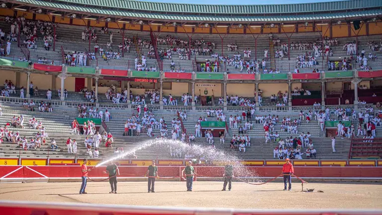 Patio de caballos en la segunda corrida de San Fermín 2022 el día 8 de Julio con la ganaderóa Fuente Ymbro. IRAITZ IRIARTE.