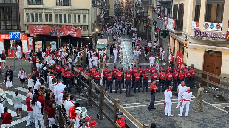 Ambiente previo al encierro de San Fermín del lunes 11 de julio en Telefónica con toros de Cebada Gago. NAVARRA.COM