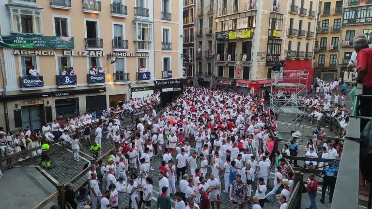 Momentos previos al sexto encierro de los Sanfermines de 2022 con toros de Jandilla.