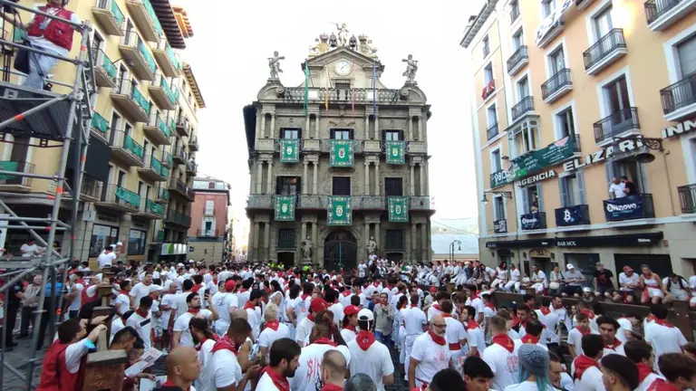 Momentos previos al séptimo encierro de San Fermín 2022 con toros de Victoriano del Río.