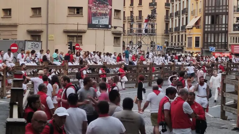 Ambiente previo al último encierro de San Fermín 2022 con toros de Miura