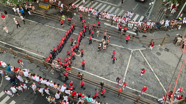 Ambiente previo al último encierro de San Fermín 2022 con toros de Miura