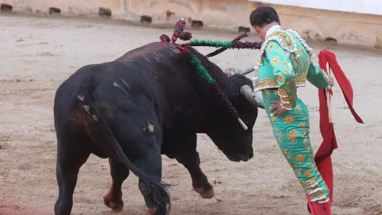 El diestro Antonio Ferrera en la Plaza de Toros de Pamplona donde se enfrenta a los seis toros de la ganadería sevillana de Miura en la novena y última de abono de la Feria del Toro de los Sanfermines 2022. IÑIGO ALZUGARAY