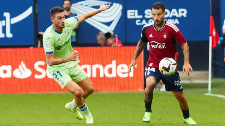 Partido de La Liga Santander entre Osasuna y Getafe disputado en el estadio de El Sadar. IÑIGO ALZUGARAY