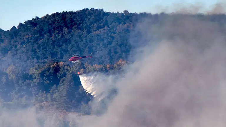Incendio en el monte San Cristobal. IÑIGO ALZUGARAY