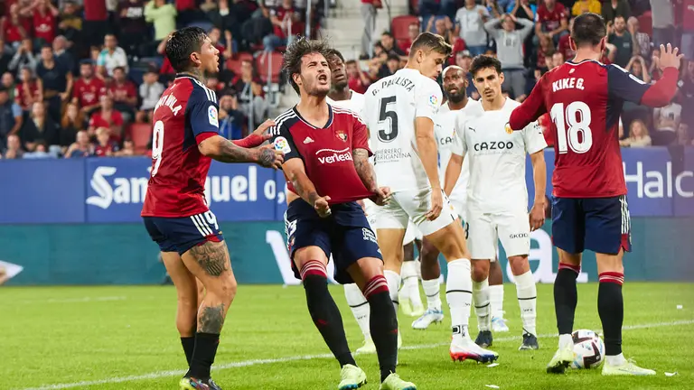 Partido Osasuna - Valencia en octubre de 2022 en Pamplona. IÑIGO ALZUGARAY.