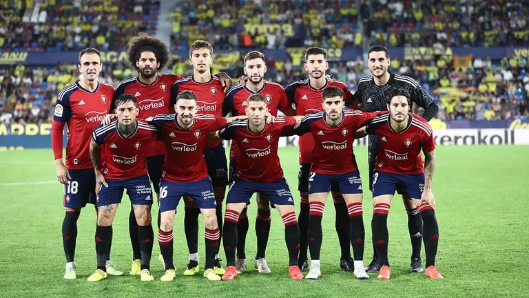 Equipo titular de Osasuna ante el Villarreal en el estadio Ciudad de Valencia. CA Osasuna.