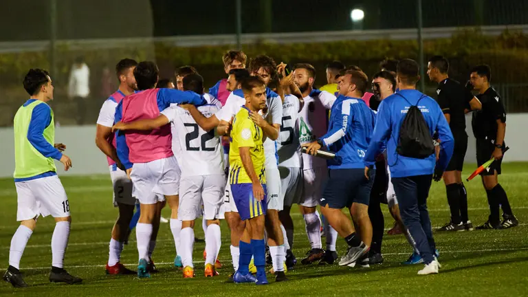 Partido entre el CD Amigó y CD Fuentes correspondiente a la fase previa de la Copa del Rey disputado en el Mutilnova. IÑIGO ALZUGARAY