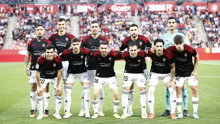 Equipo titular de los rojillos ante el Girona en Montilivi. CA Osasuna.