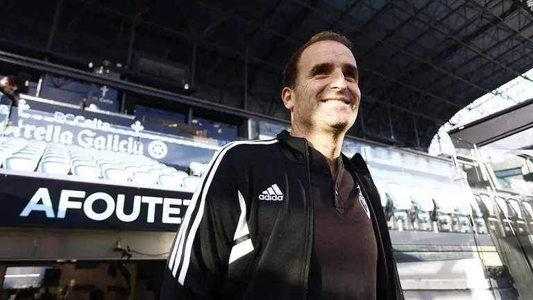 Jagoba Arrasate sonríe al llegar al estadio de Balaídos. CA Osasuna.