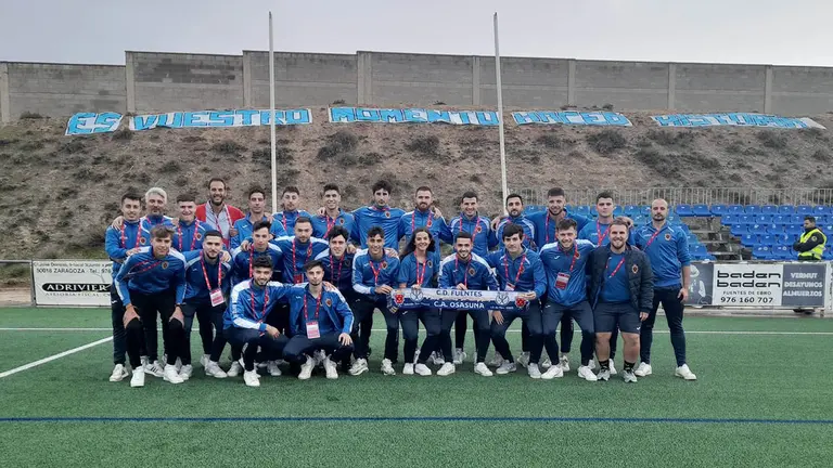 Plantilla del CD Fuentes en el nuevo San Miguel. @CDFuentesOf