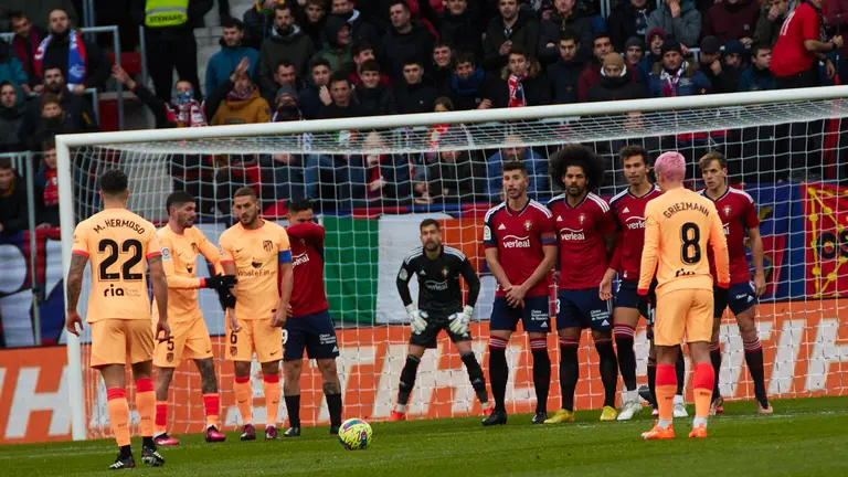 Partido de La Liga Santander entre Osasuna y Atlético de Madrid disputado en el estadio de El Sadar. IÑIGO ALZUGARAY
