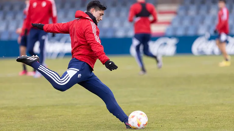 El delantero Chimy Ávila en un entrenamiento con su equipo en Tajonar. CA Osasuna.