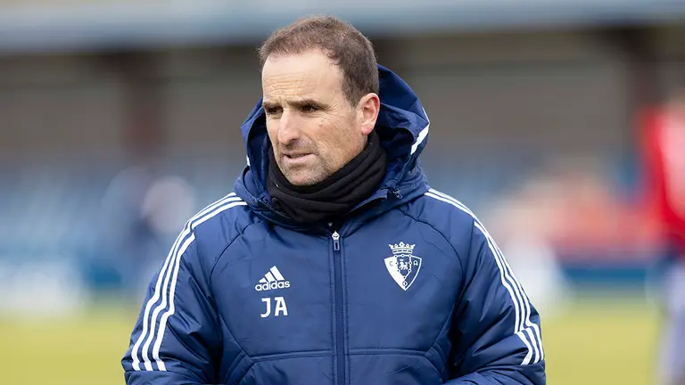 El técnico Jagoba Arrasate en un entrenamiento con su equipo en Tajonar. CA Osasuna.