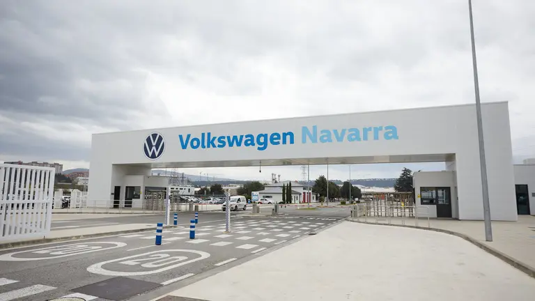 Imagen de archivo de la puerta principal de acceso a Volkswagen Navarra. ARCHIVO