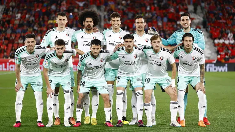 Equipo titular de los rojillos en el campo del Mallorca. CA Osasuna.