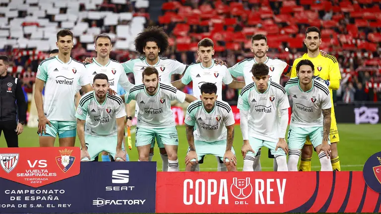 Once titular del equipo navarro en el estadio de San mamés. CA Osasuna.