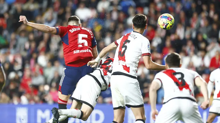 Cabezazo de David García ante el Rayo Vallecano. CA Osasuna.