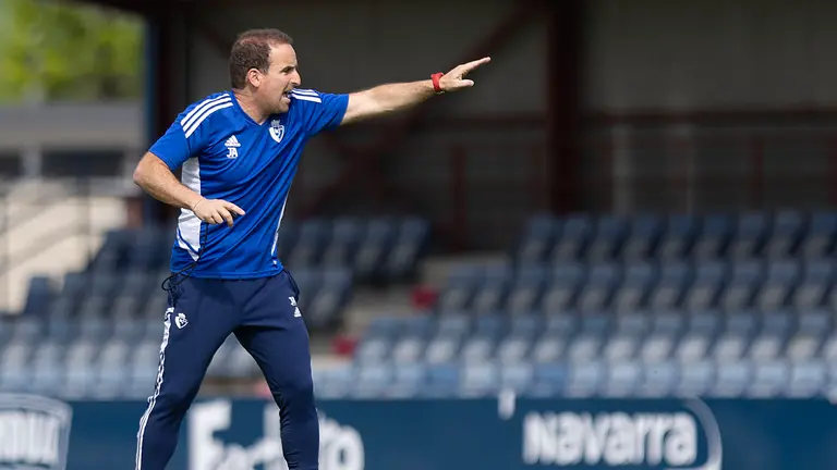 El entrenador Jagoba Arrasate en un entrenamiento en Tajonar. CA Osasuna.
