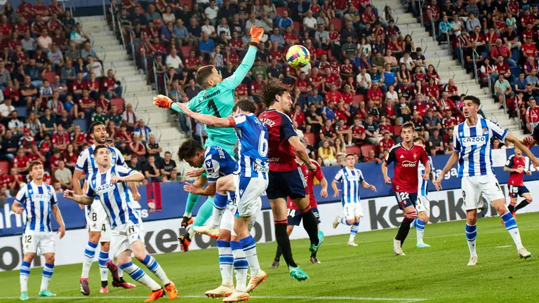 Partido de la Liga Santander entre CA Osasuna y Real Sociedad disputado en el estadio de El Sadar en Pamplona. IÑIGO ALZUGARAY