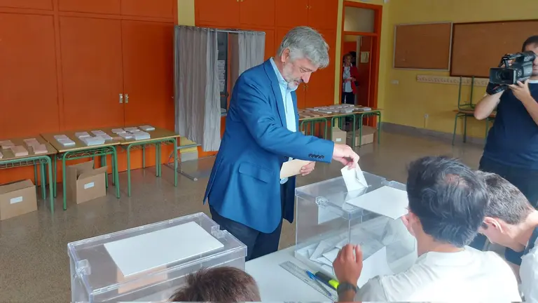 Koldo Martínez ha dicho tras depositar su papeleta que 