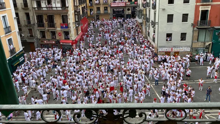 Ambiente previo al Chupinazo de San Fermín 2022 en Pamplona. PATXI CERVANTES